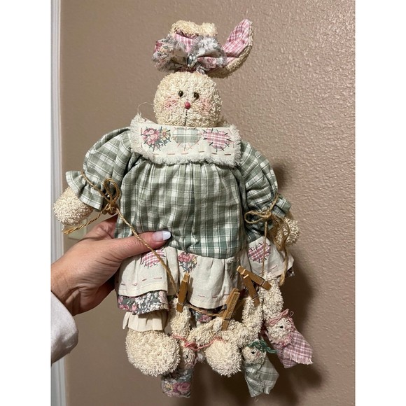 Handmade “Bunny Love” Bunny with 3 Babies On Cloths-pins - Picture 1 of 4